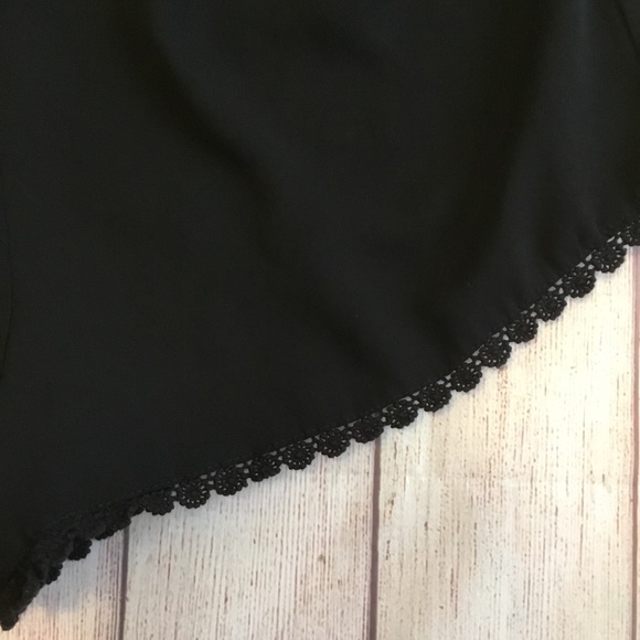 Brandy Melville Leticia black shorts lace trim - Picture 5 of 7